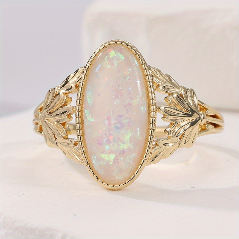 Women's Flower Carved Hollow Ring — Fashionable Design